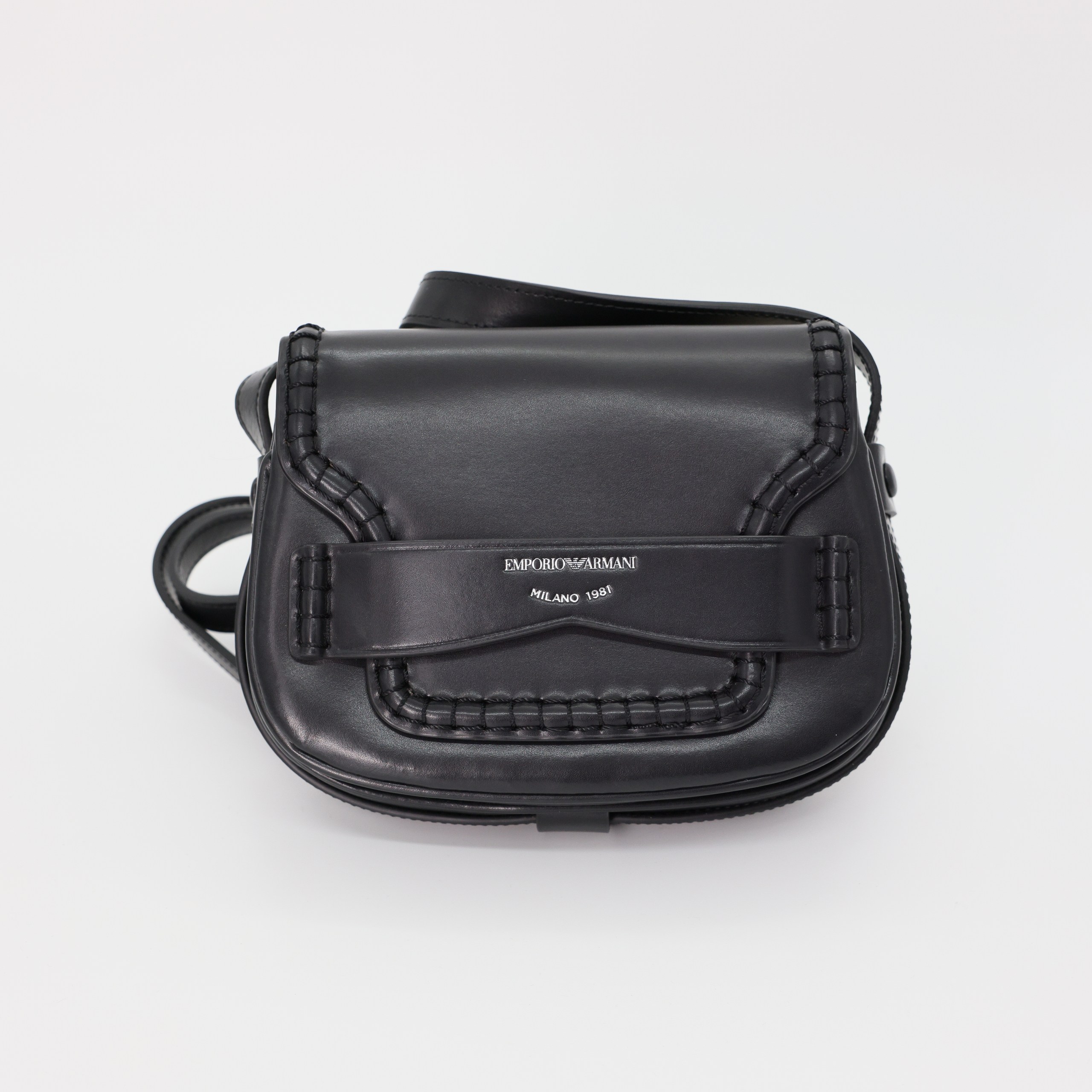 Сумка EMPORIO ARMANI Mini Черный кожа длиная ручка,клапан с обьемной строчкой по краю