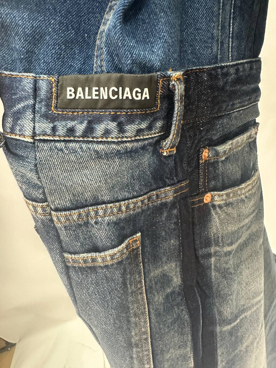 BALENCIAGA