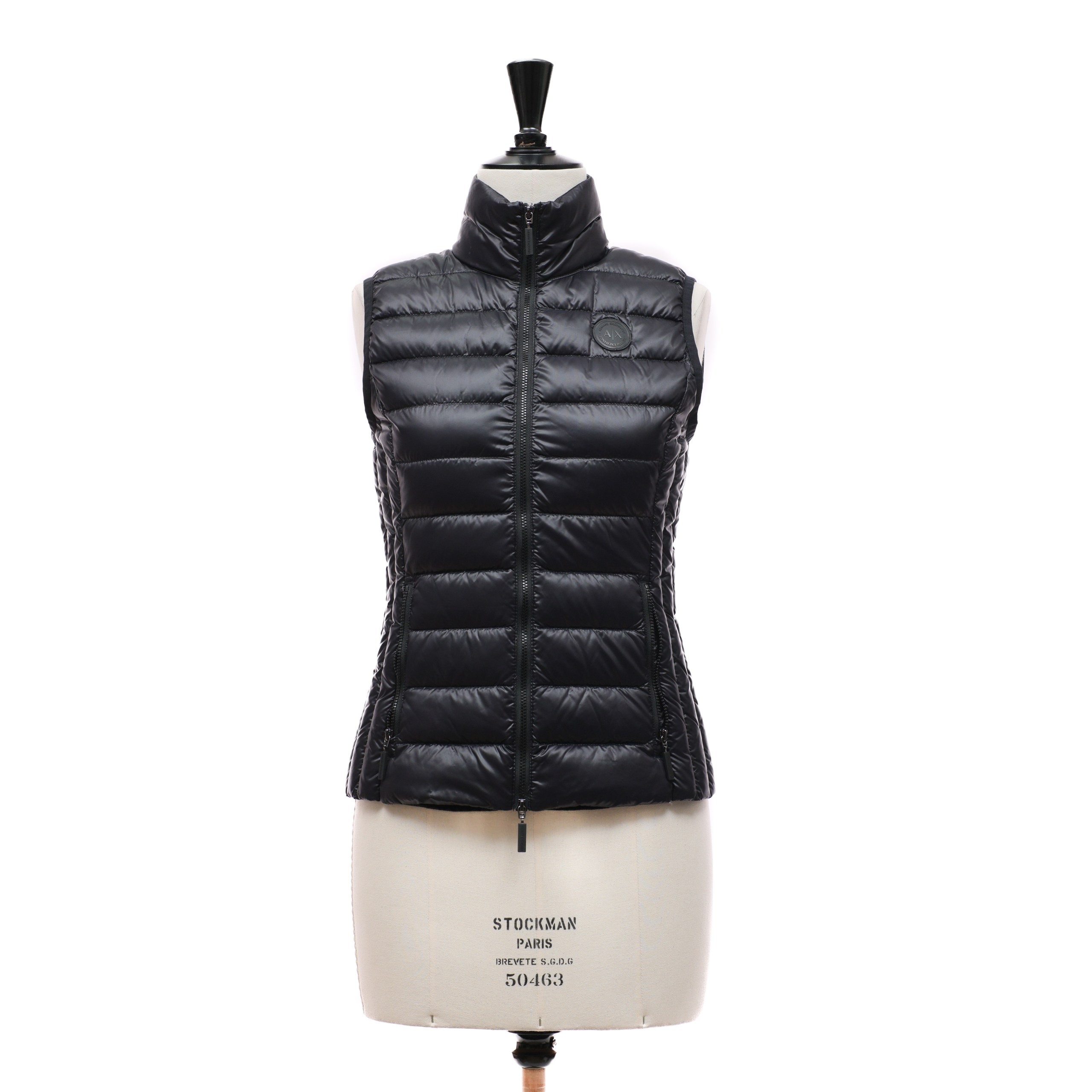 Жилет ARMANI EXCHANGE XS Черный балонь карманы на зиппере,круглое лого по левой груди