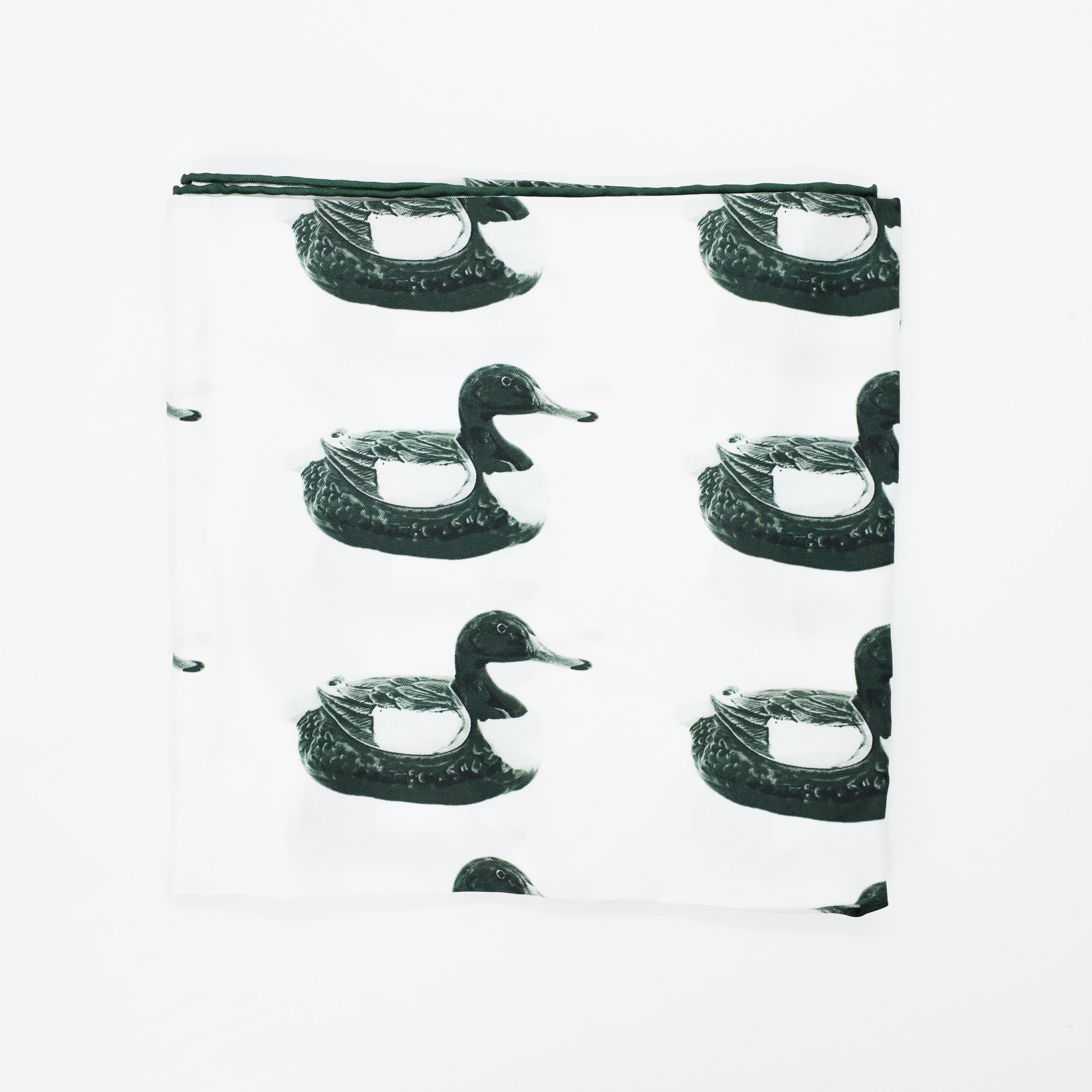 Платок BURBERRY 90sm Белый шелк зеленые лебеди