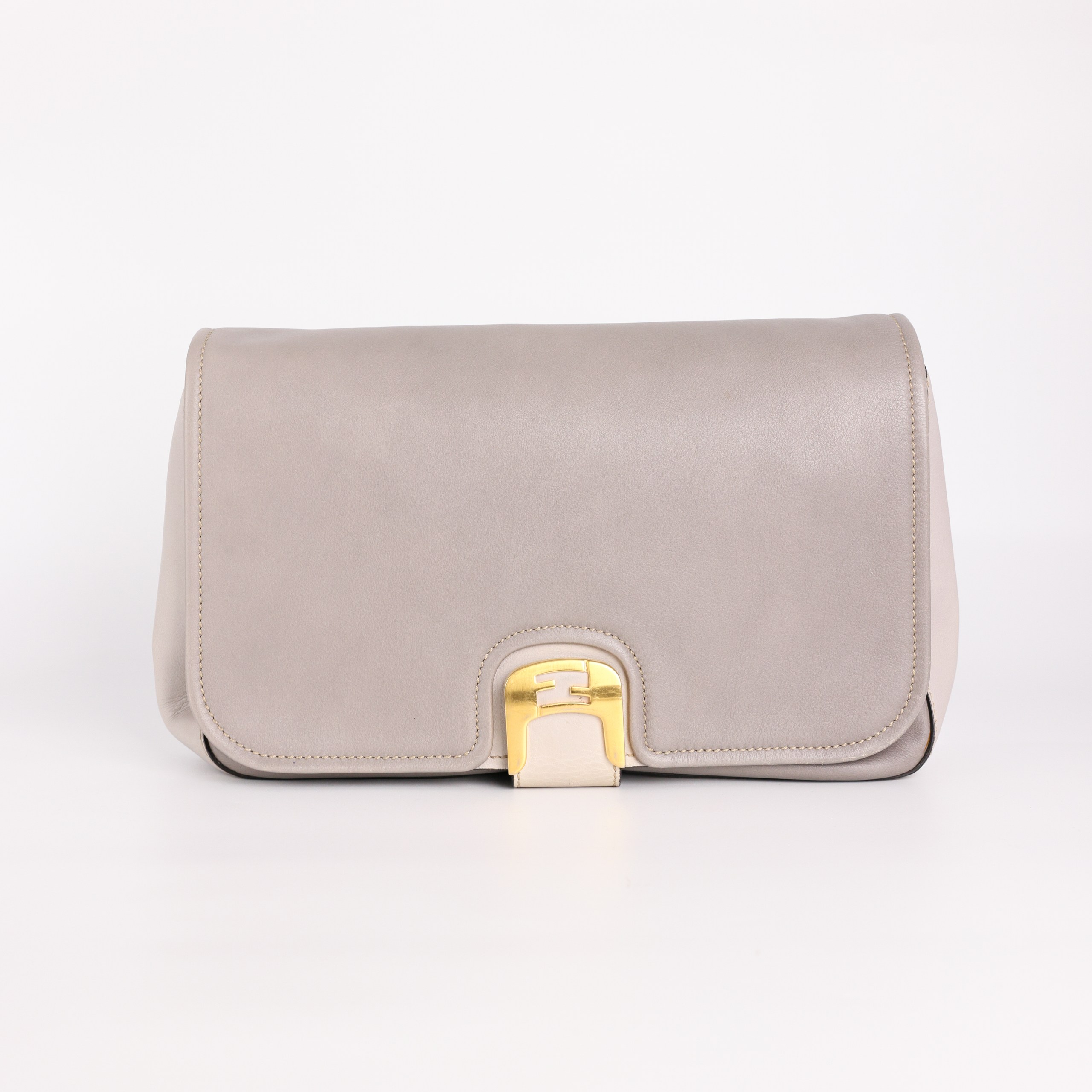 Сумка Fendi серая/светло-серая кожа, золото фурнитура. Реставрация