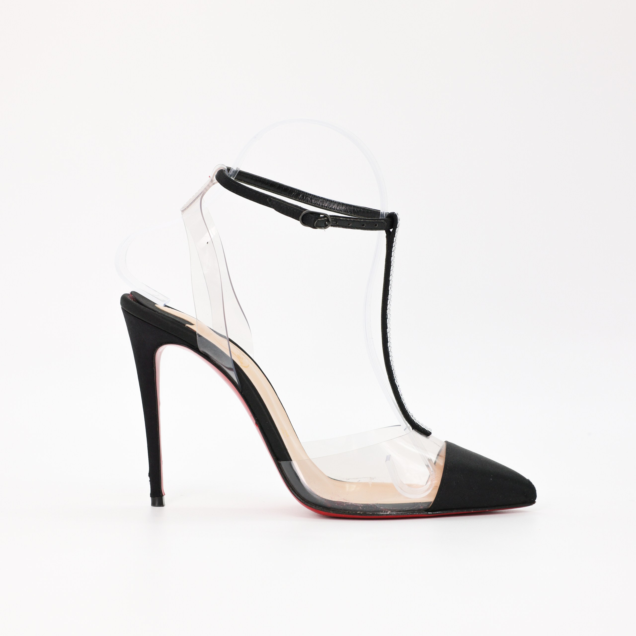 Босоножки CHRISTIAN LOUBOUTIN 36,5 Черный текстиль нос из черного атласа,прозрачные вставки,ремешек на подьеме в кристалах,чехол