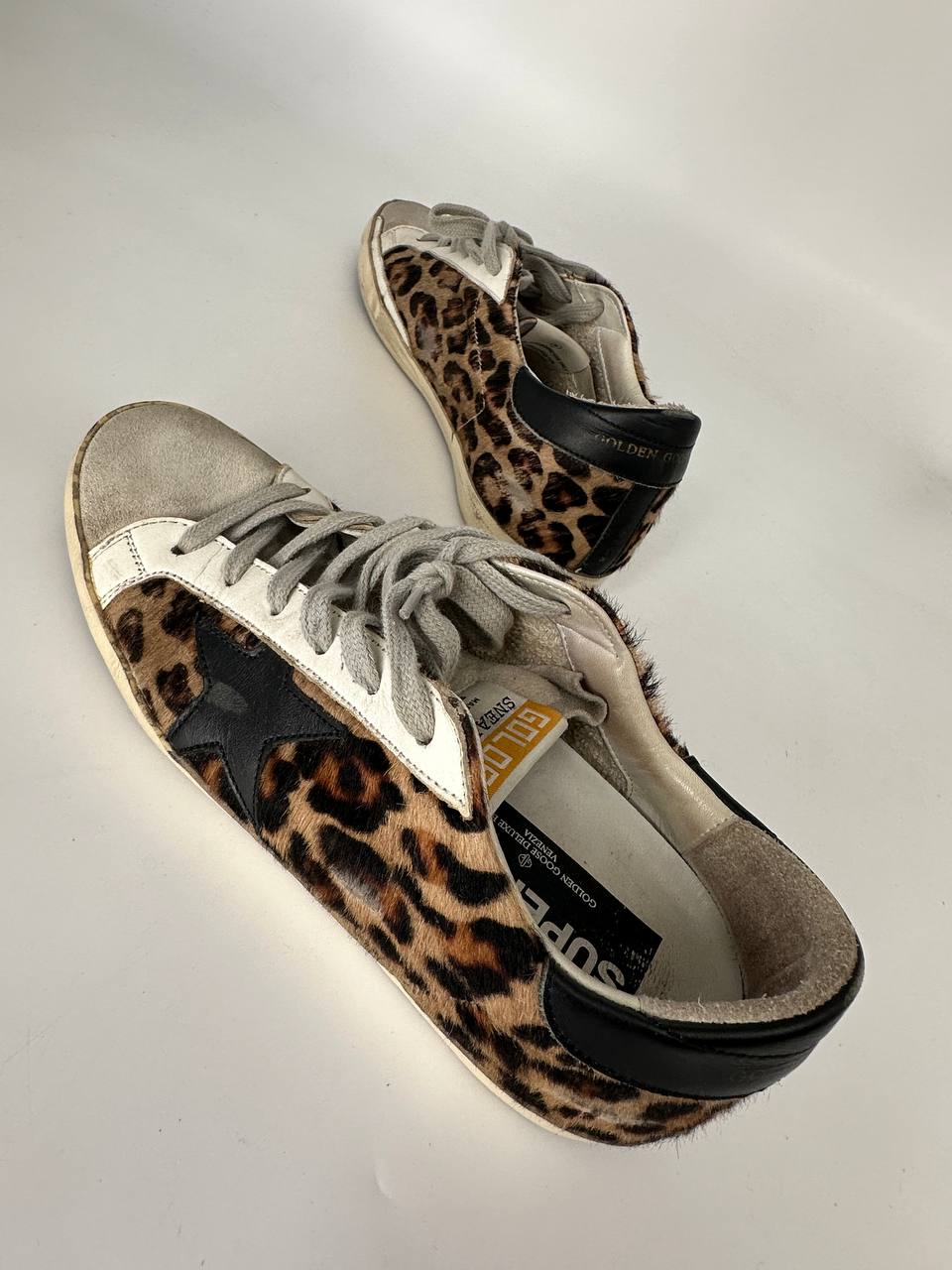 GOLDEN GOOSE