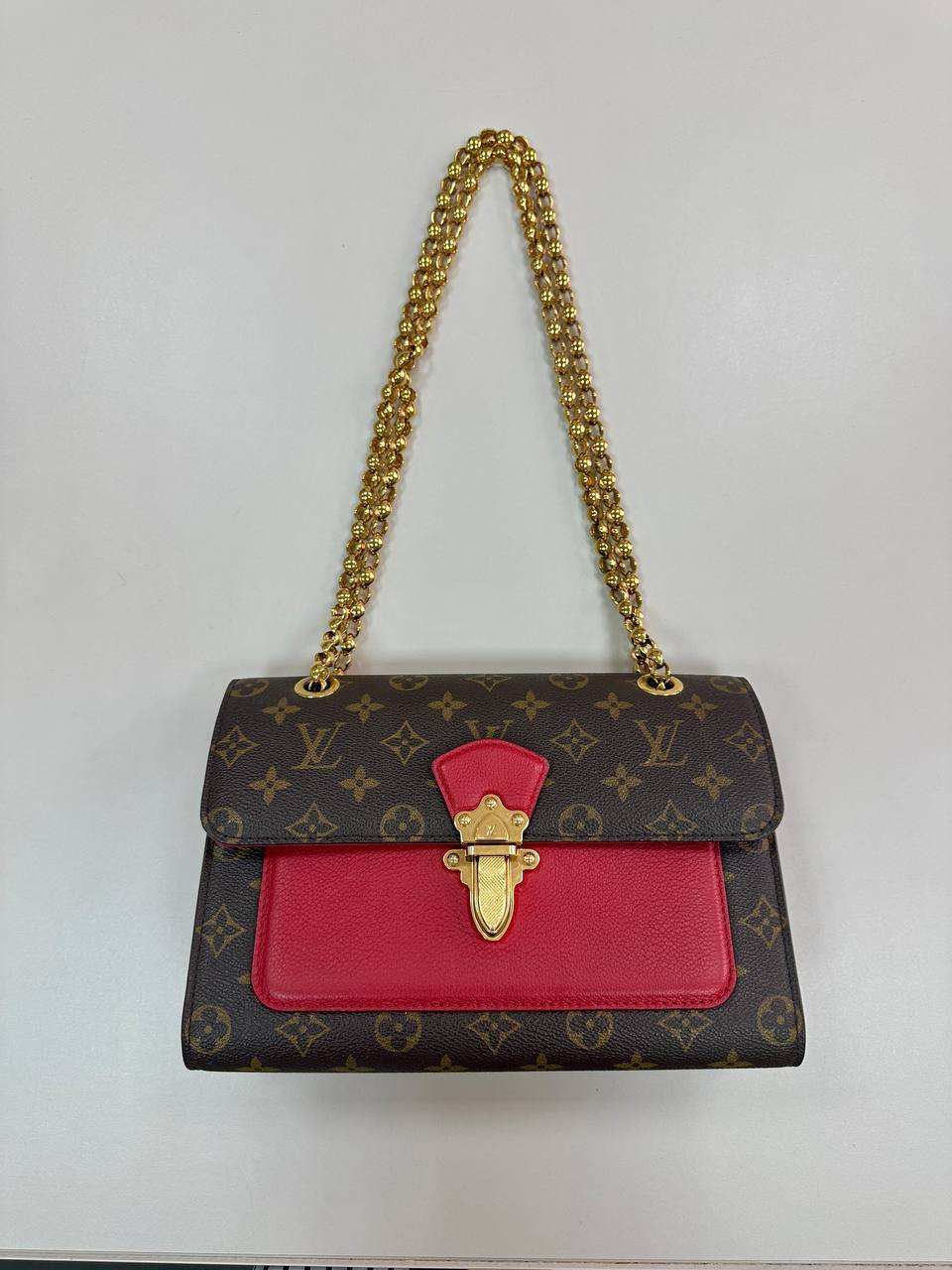 LOUIS VUITTON