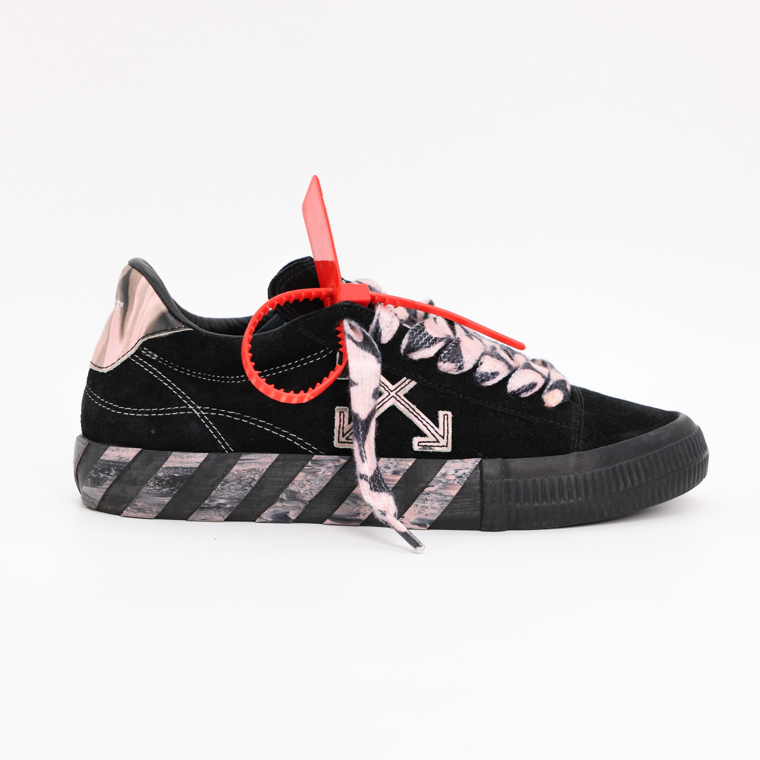 OFF-WHITE