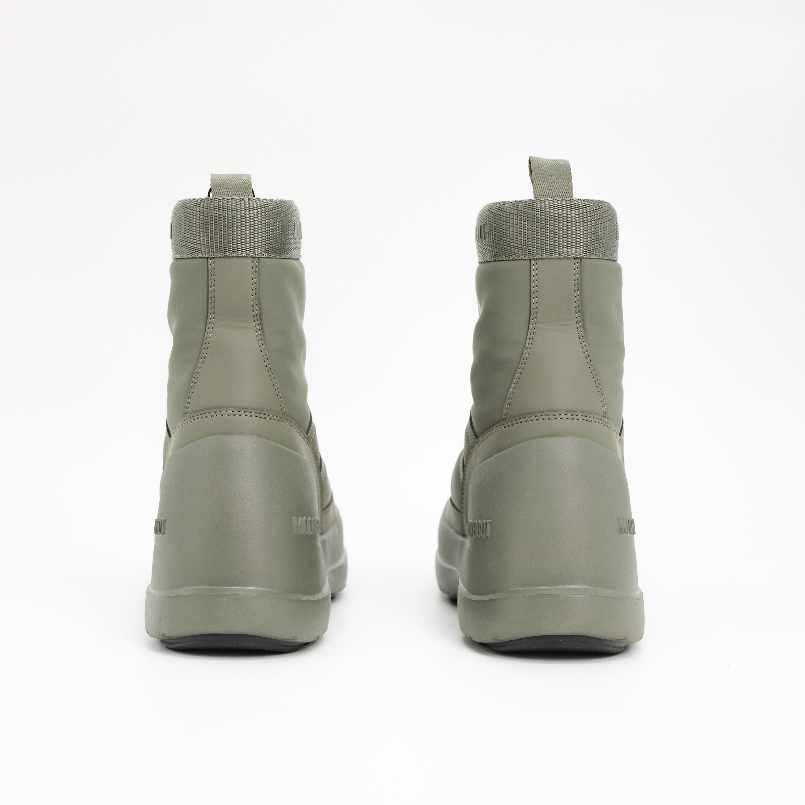 MOON BOOT