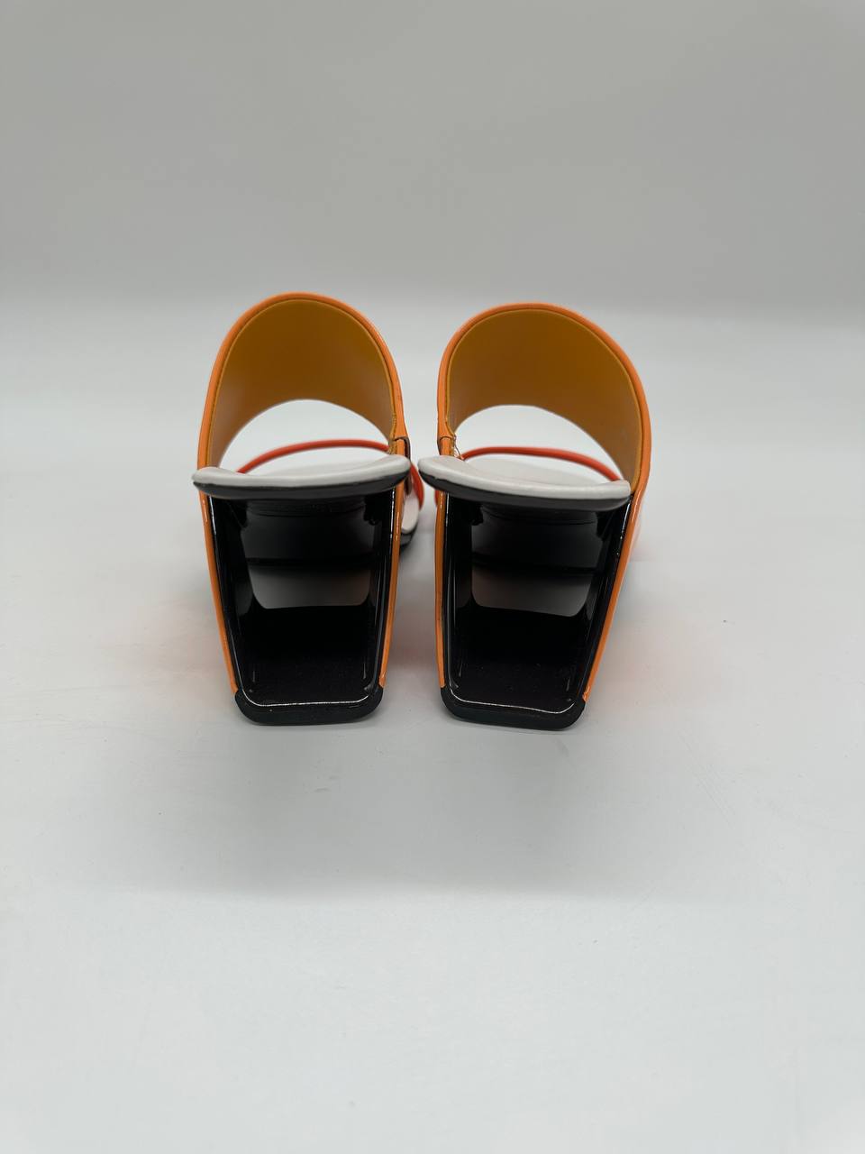 UNITED NUDE