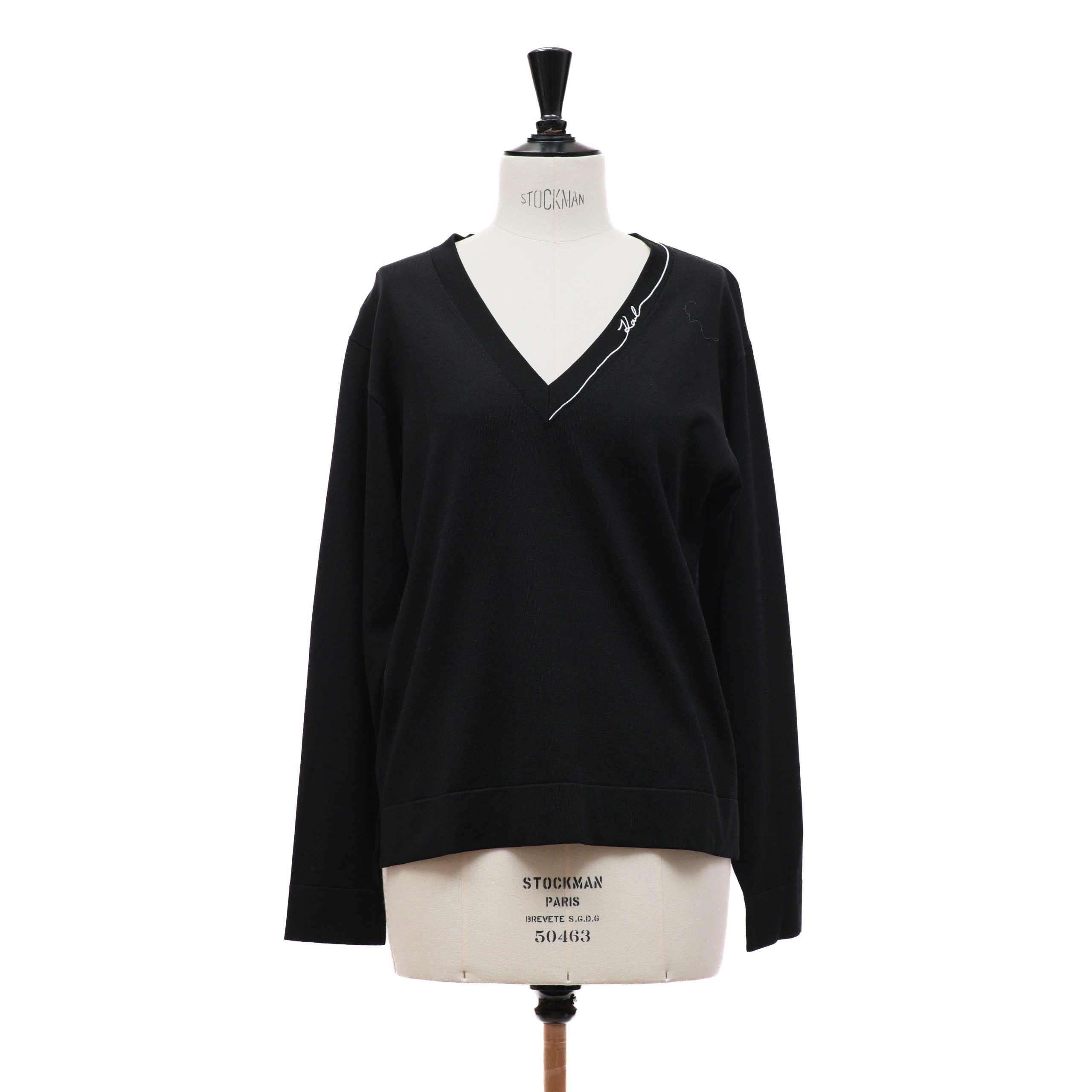 Свитер KARL LAGERFELD L Черный текстиль V-образный вырез,тонкая белая полоска по краю деколте с надписью лого