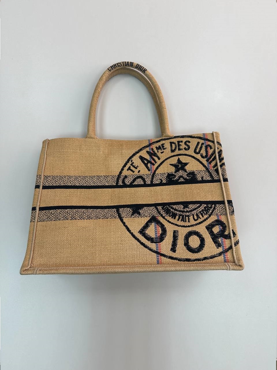 CHRISTIAN DIOR