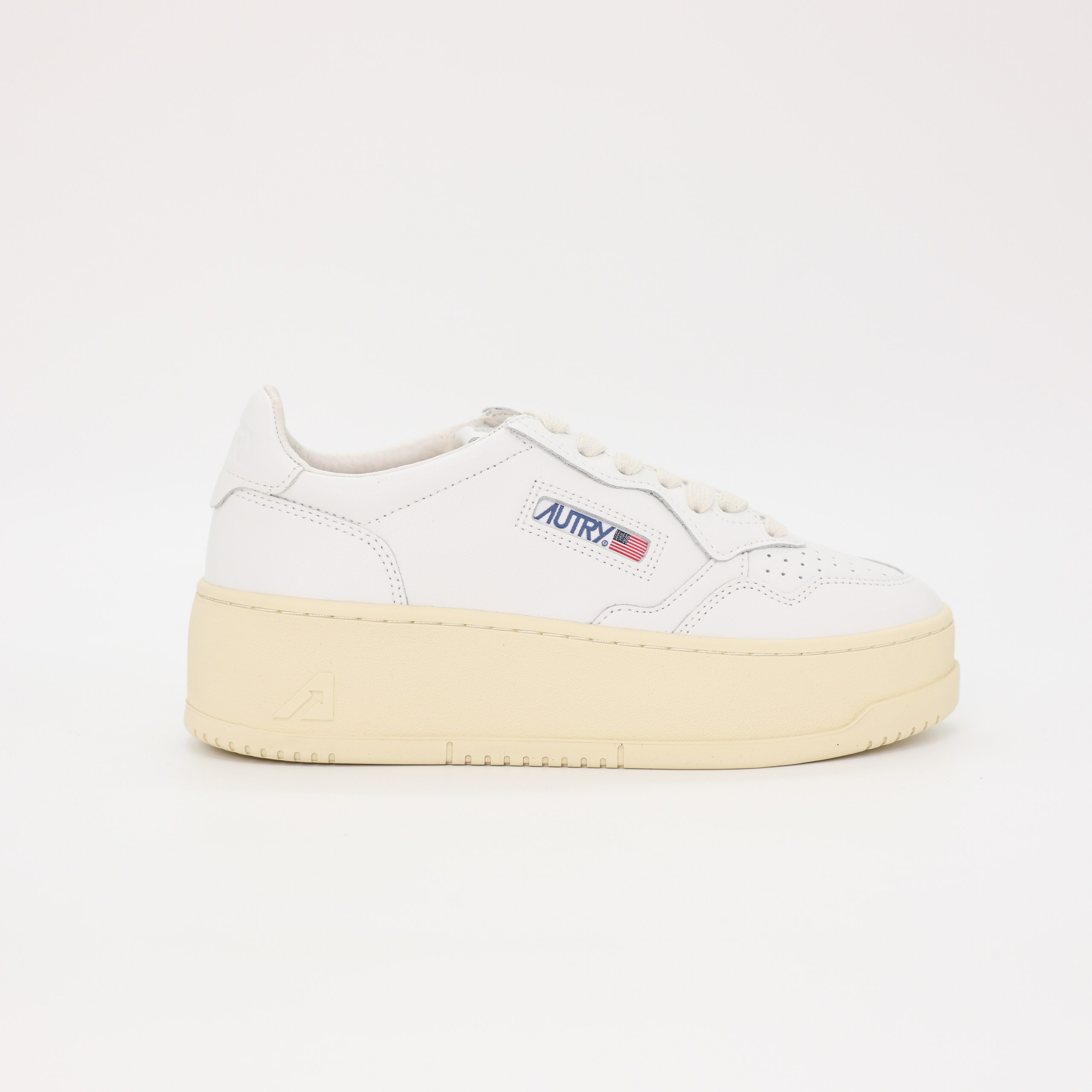 Кроссовки AUTRY 38 Белый кожа широкая бежевая подошва,шнуровка,пыльник