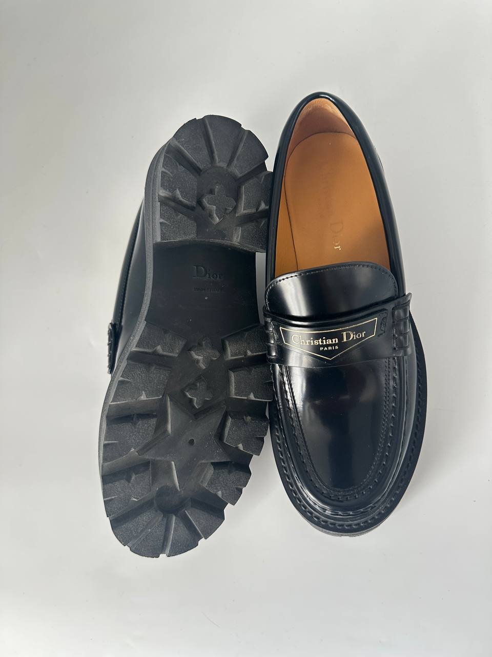 CHRISTIAN DIOR