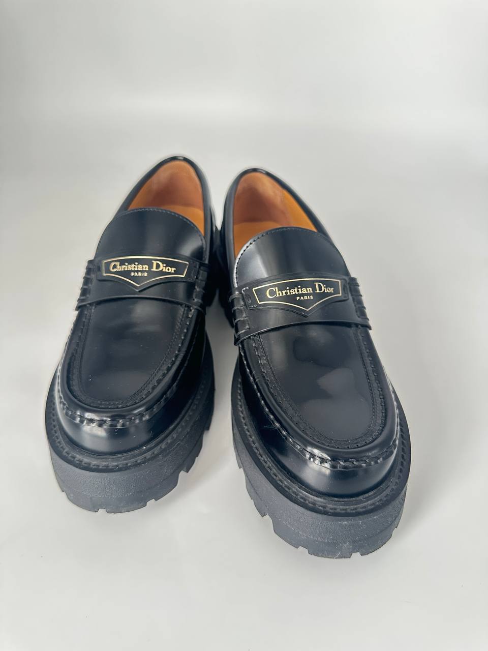 CHRISTIAN DIOR