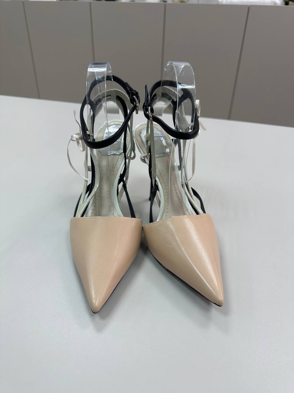 CHRISTIAN DIOR