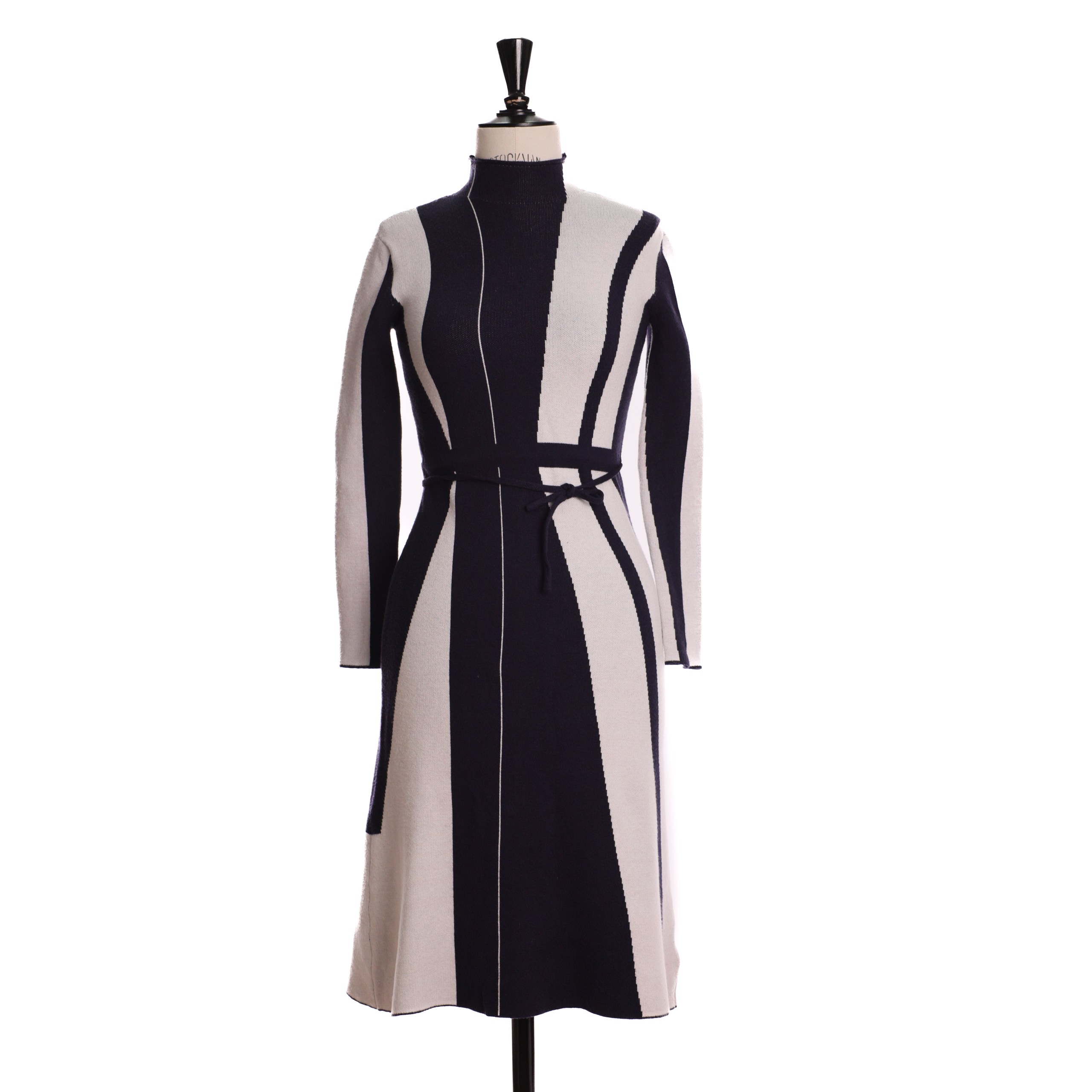 Платье TAHARI S MULTICOLOR вязка плотная, на кулиске, волнистые сине-белые полосы