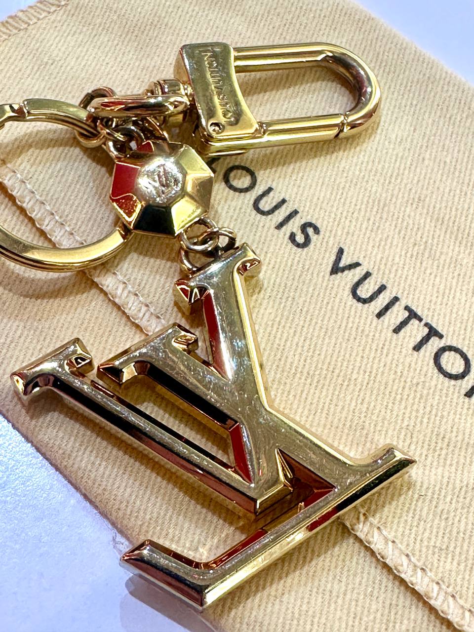 LOUIS VUITTON