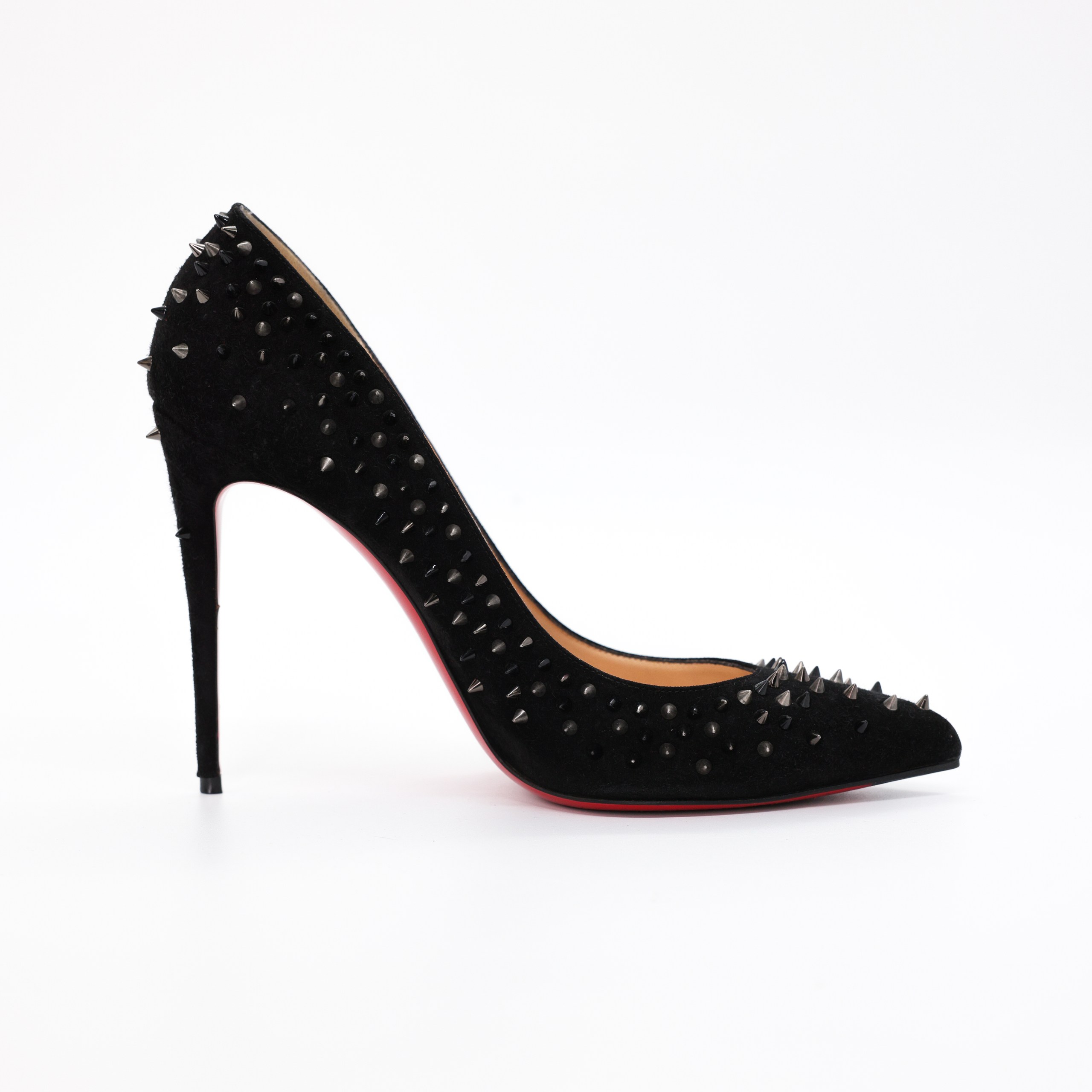 Туфли Christian Louboutin 40.5 черная замша, металические шипы. Пыльники
