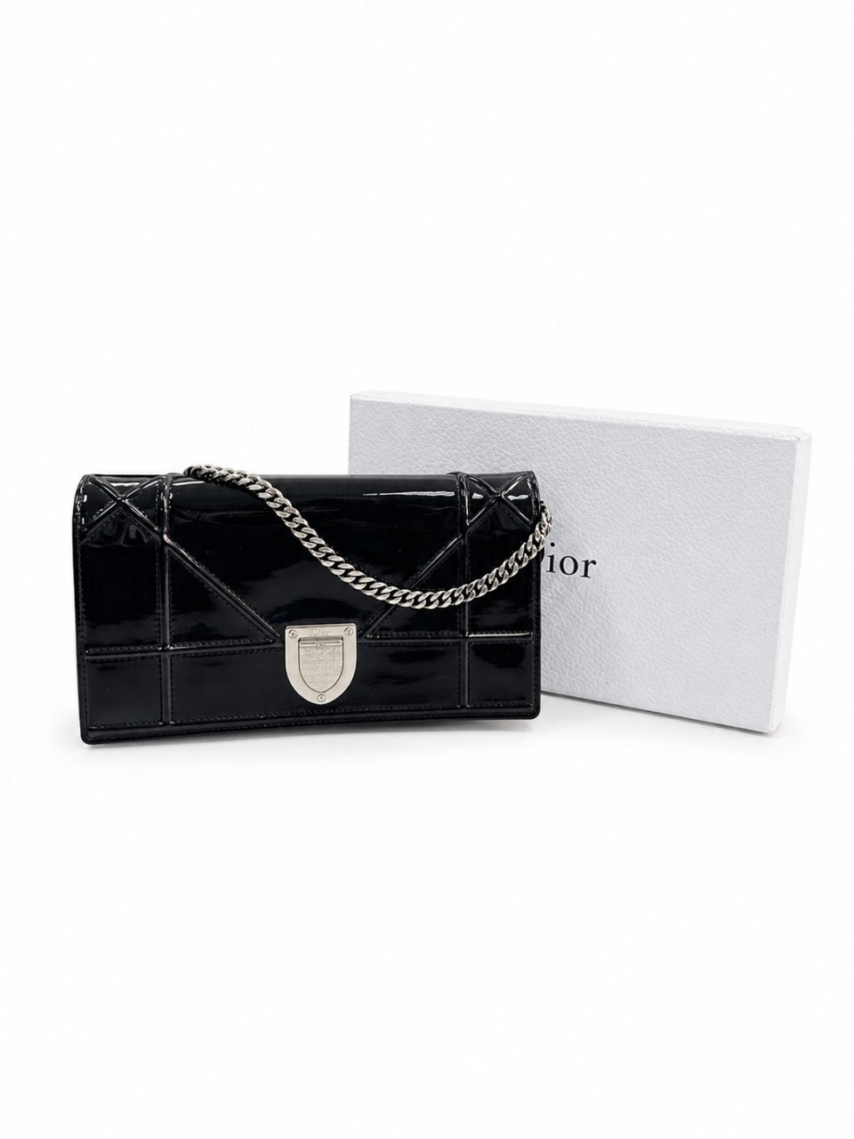 CHRISTIAN DIOR