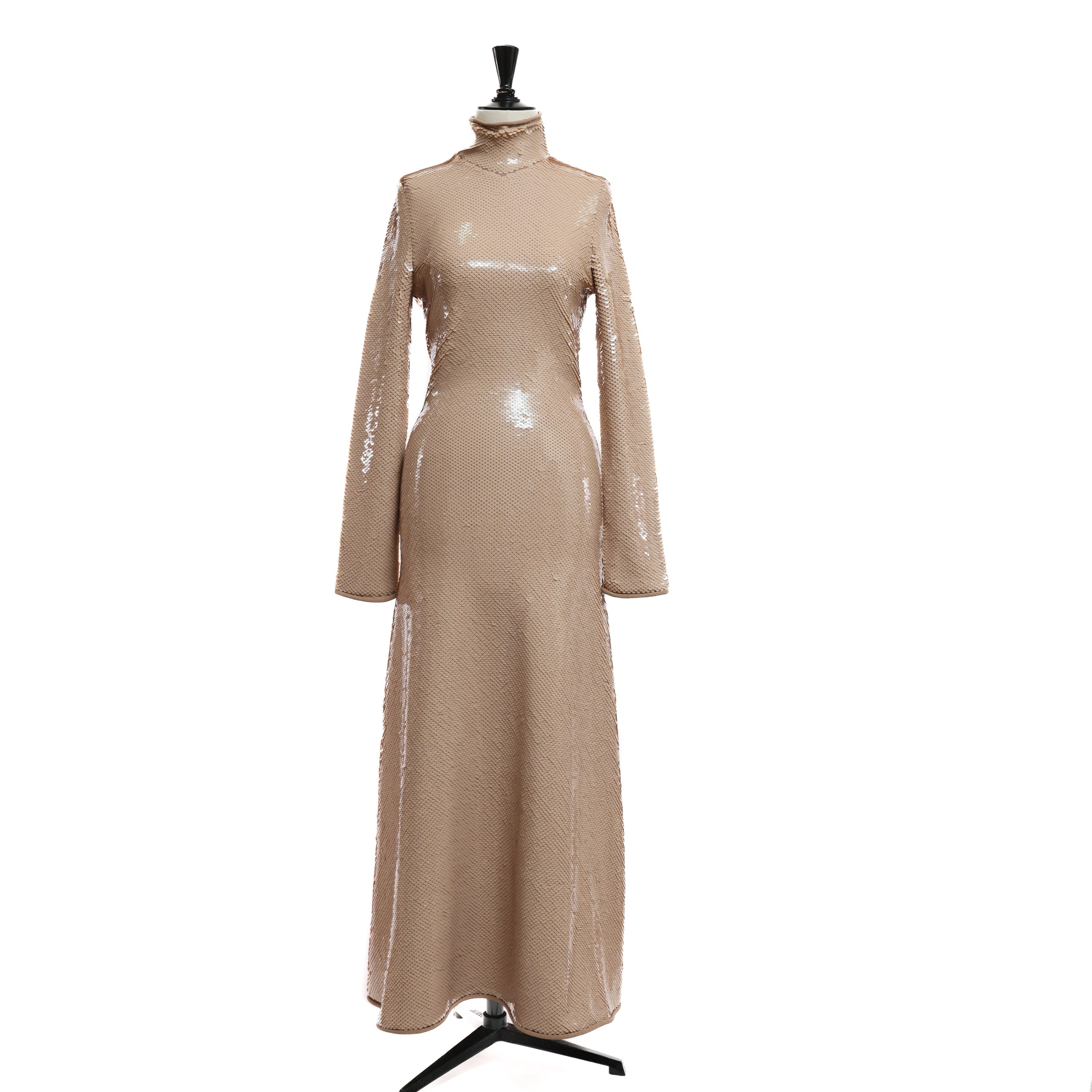 Платье BOTTEGA VENETA M бежевый  пайетки, макси, открытая спина