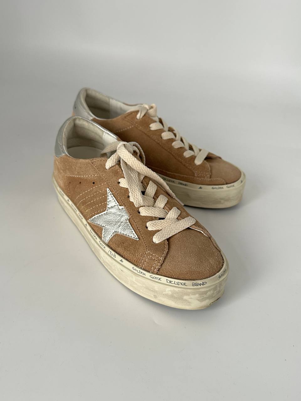 GOLDEN GOOSE