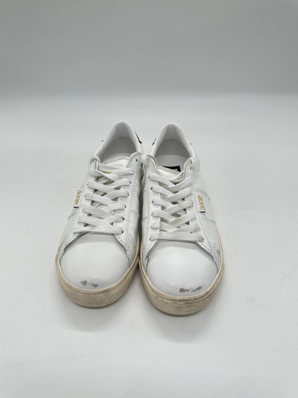 GOLDEN GOOSE