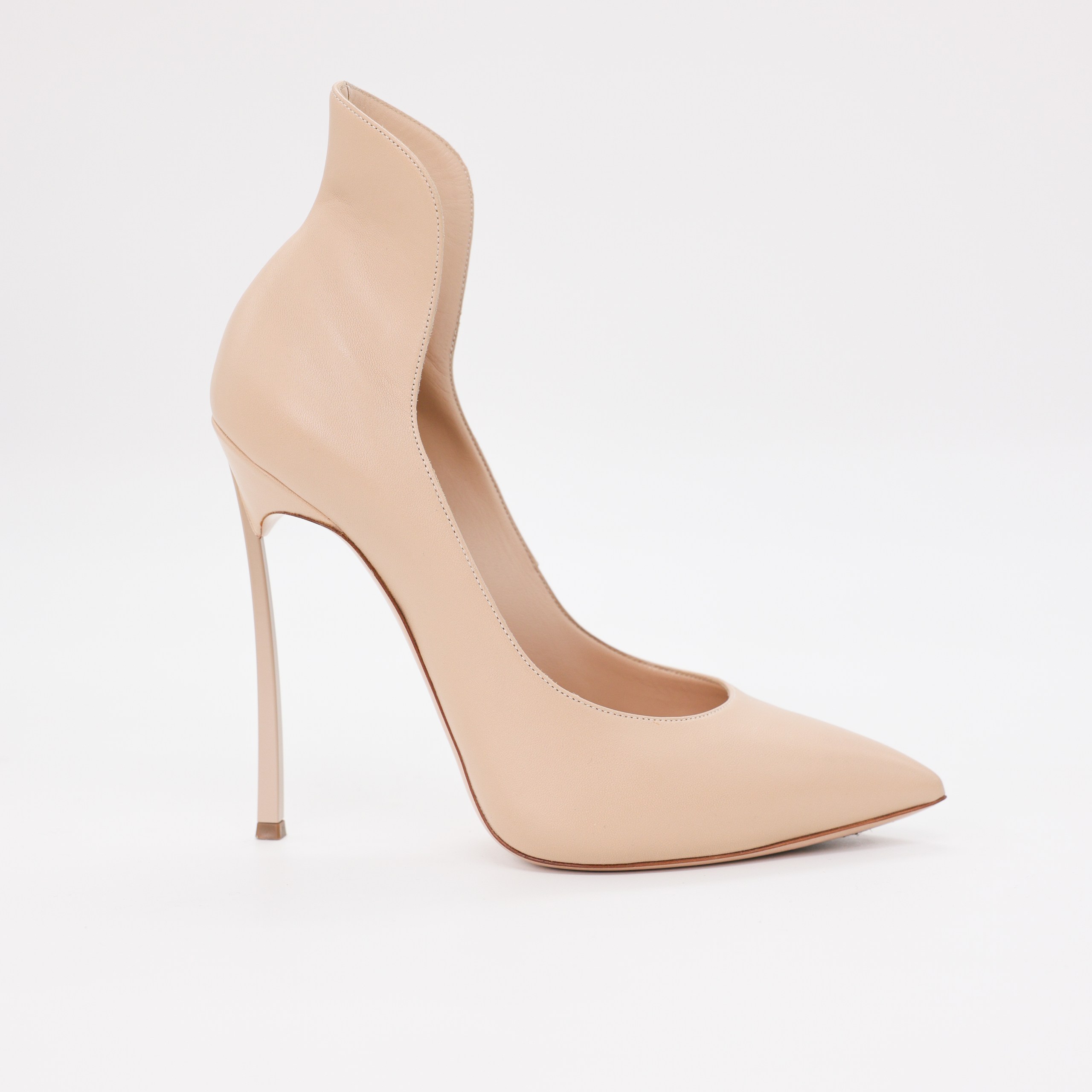 Туфли CASADEI 6 Бежевый кожа удлиненная пяточка по косточку,острый носик,коробка,шпилька 12 см