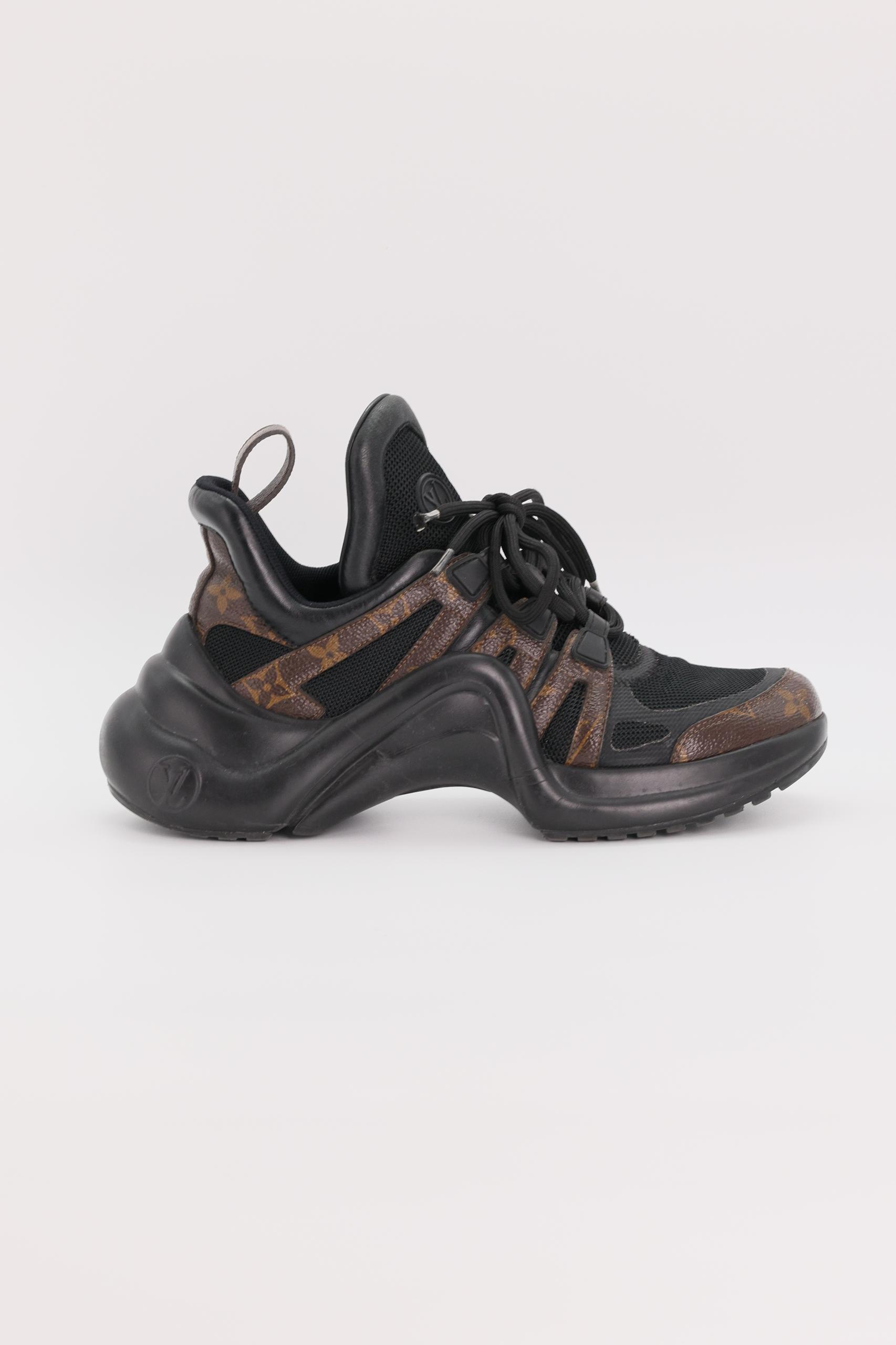 Кроссовки LOUIS VUITTON 38 коричневый/черный  archlight, монограм, черный текстиль