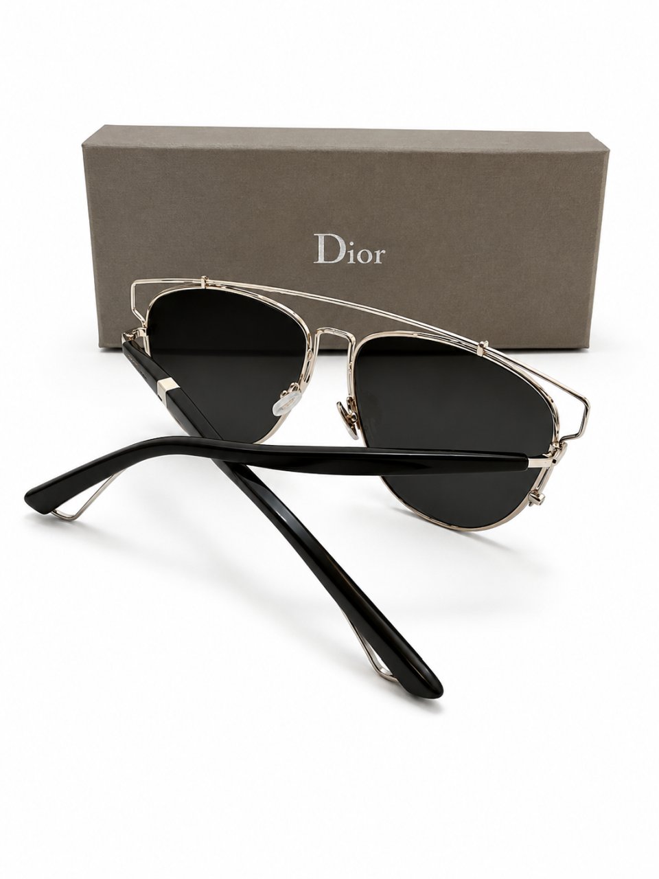 CHRISTIAN DIOR