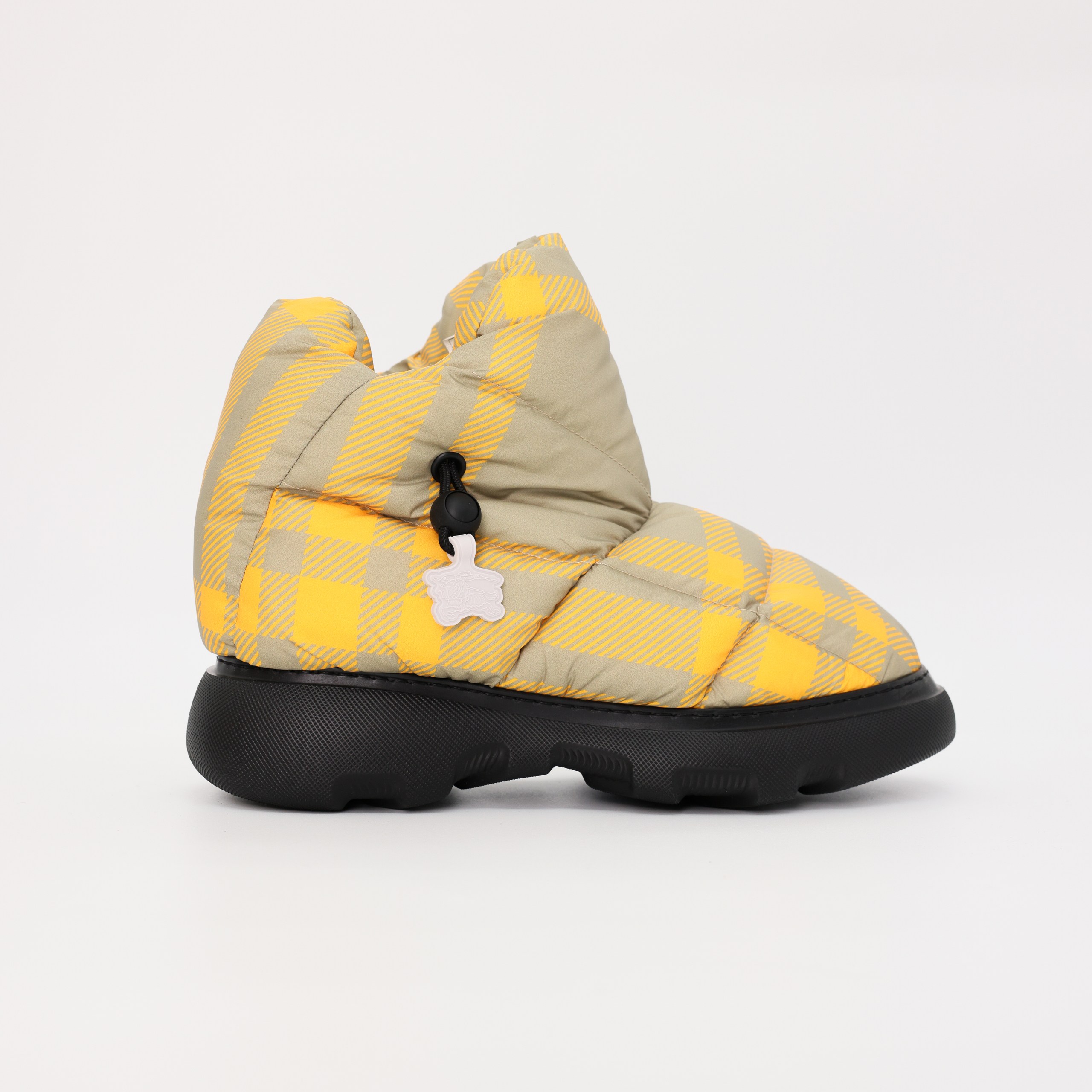 Дутики BURBERRY 39 Желтый текстиль черная подошва,резинка на косточке,пыльник