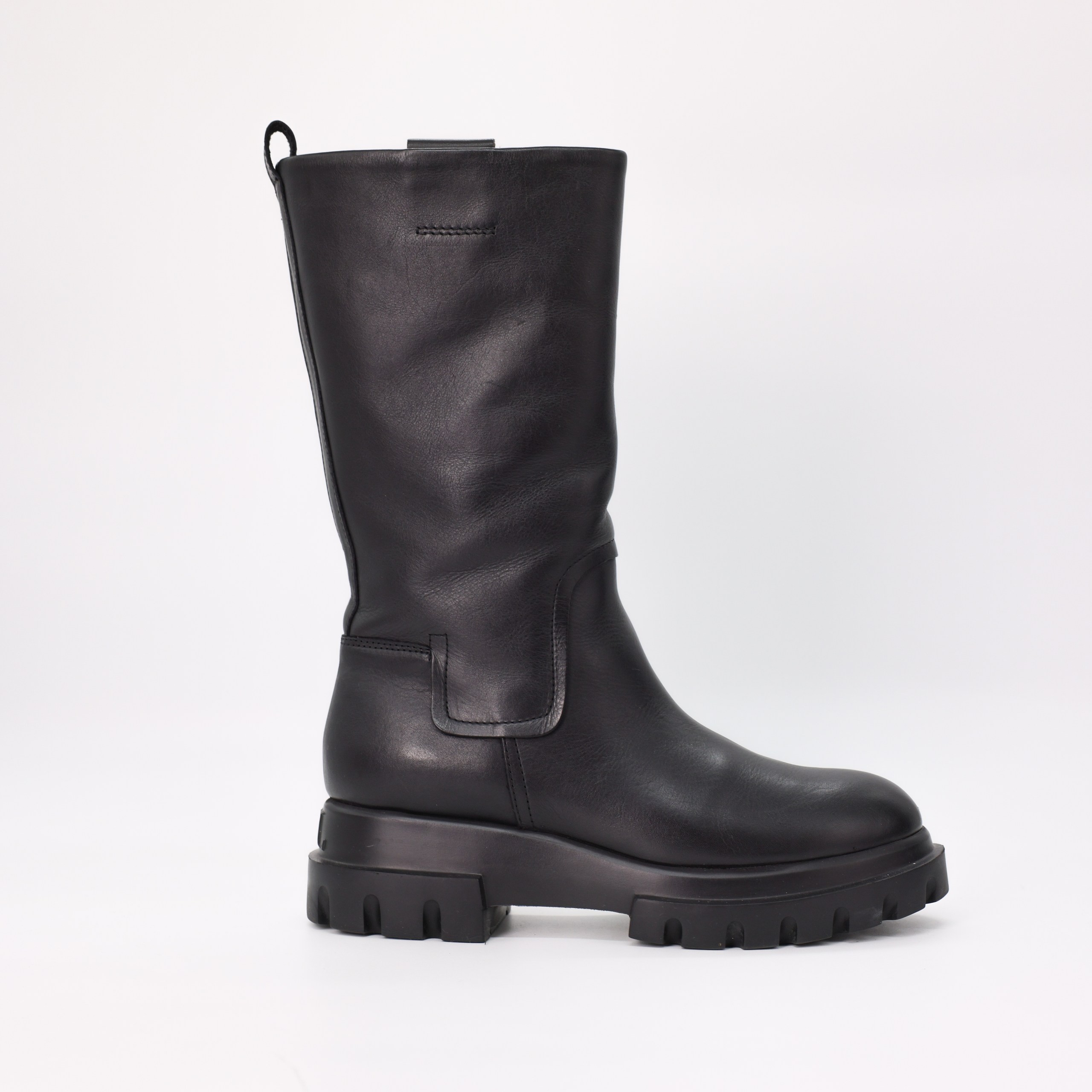 Сапоги AGL 37,5 Черный кожа лого по пятке,хлястик,на плоском,коробка