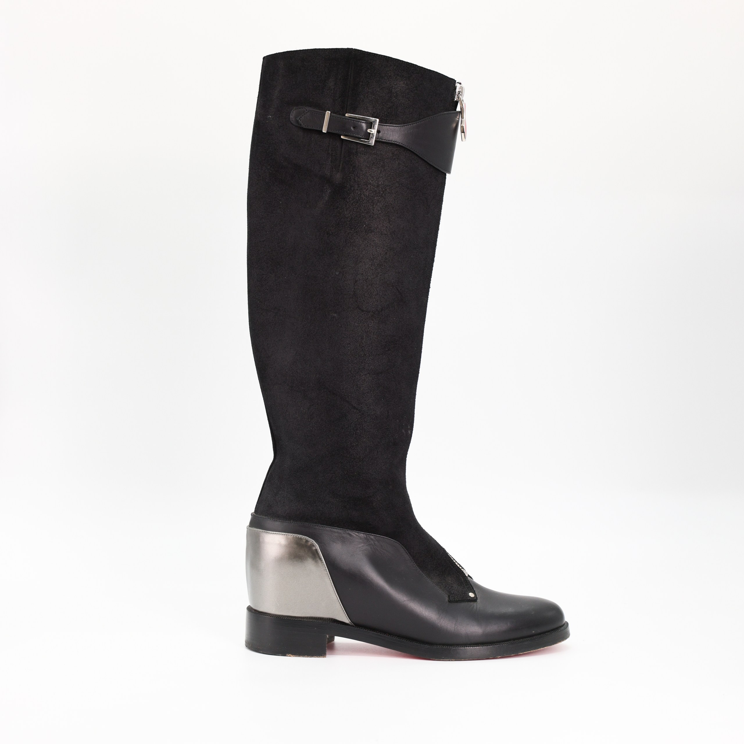 Сапоги без каблука CHRISTIAN LOUBOUTIN 38 Черный кожа/замша метализированная пятка, стальной зиппер по переду. Пыльник