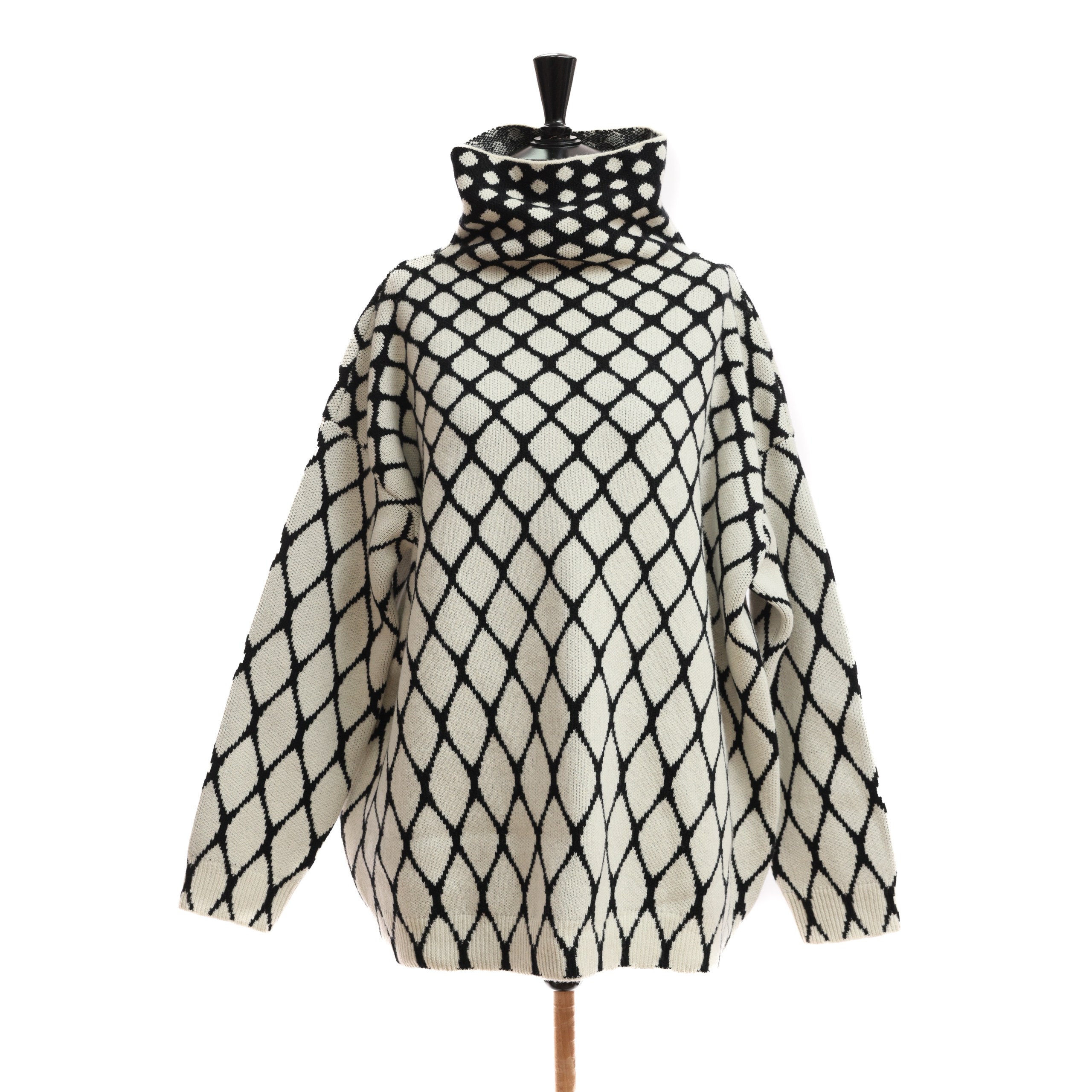 Свитер VALENTINO L Белый/черный WHITE/BLACK шерсть ромбовидная вязка