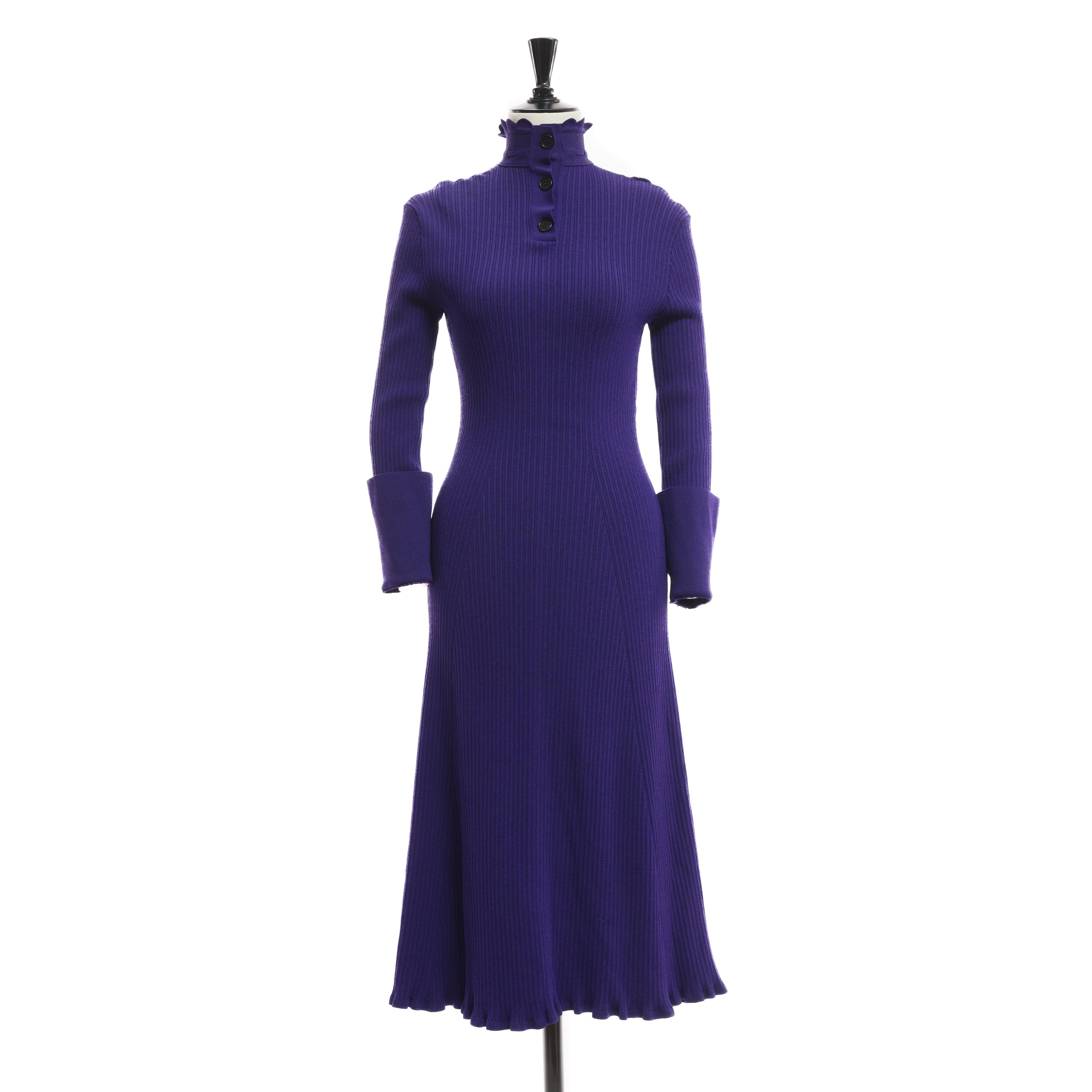 Платье PHILOSOPHY М Фиолетовый вискоза вязка,черные пуговицы по ожурному горлышку