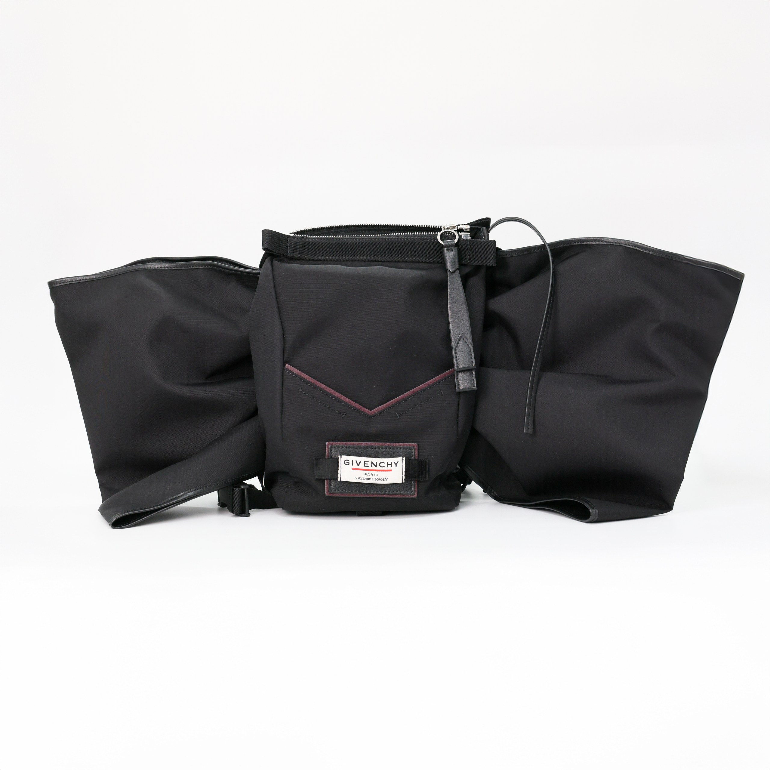 Рюкзак GIVENCHY MIDDLE Черный текстиль имитация крыльев по бокам,на спинке жатка