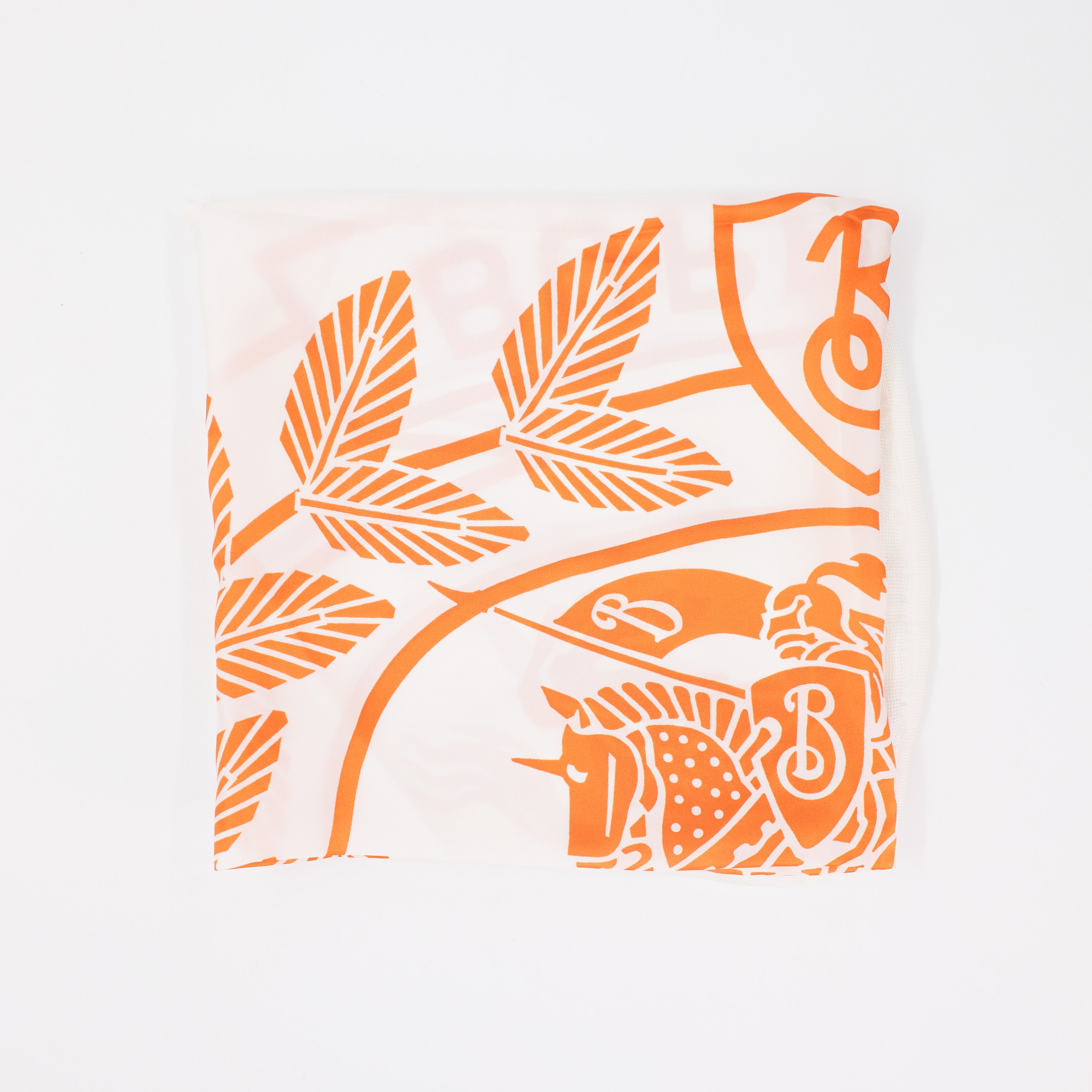 Платок BURBERRY 90х90 MULTICOLOR шелк оранжевый принт на белом фоне