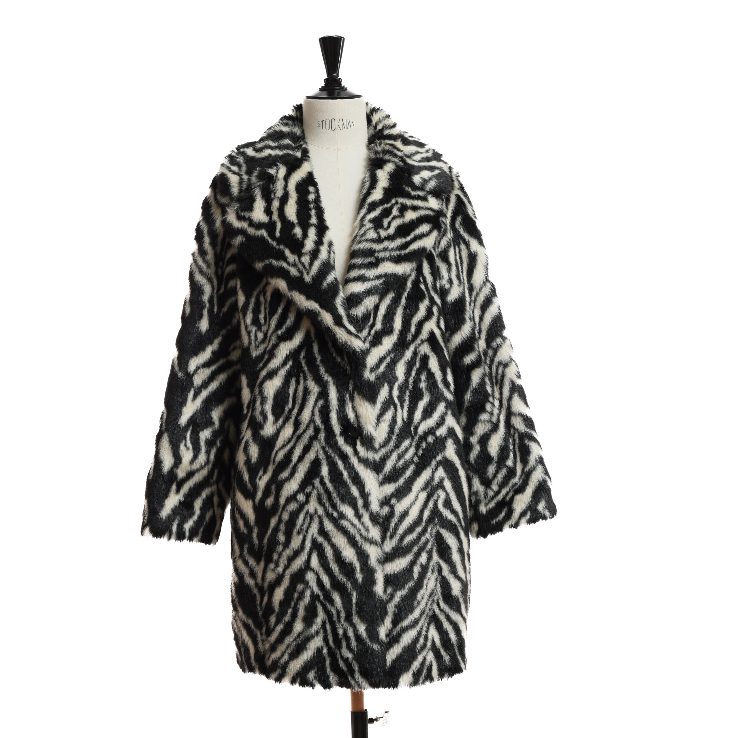 Пальто NO NAME 44 Черно-белый эко-мех принт зебры,пуговицы