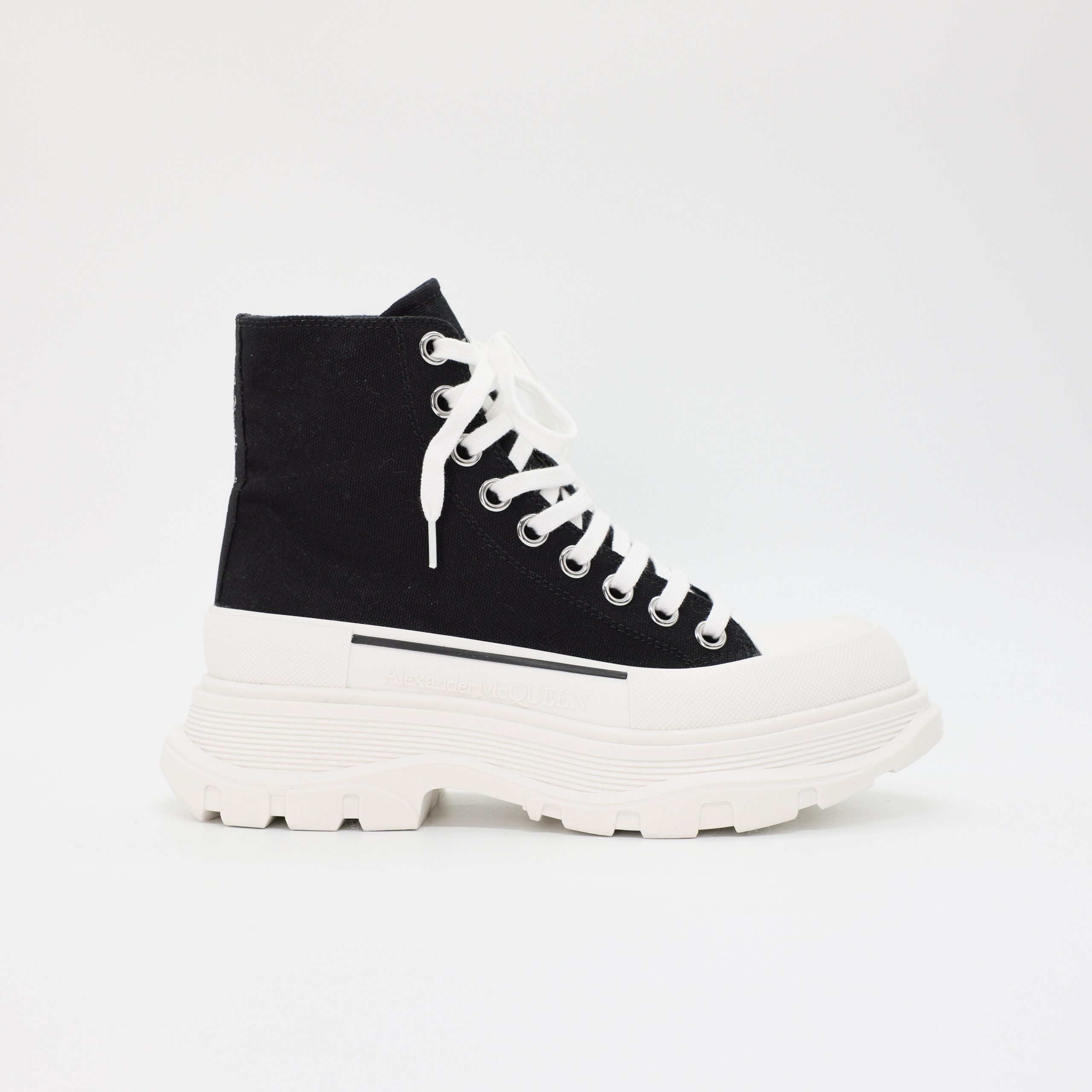 Хайтопы ALEXANDER MCQUEEN 36 Черный текстиль белая подошва и резиновый носик,шнуровка,пыльник