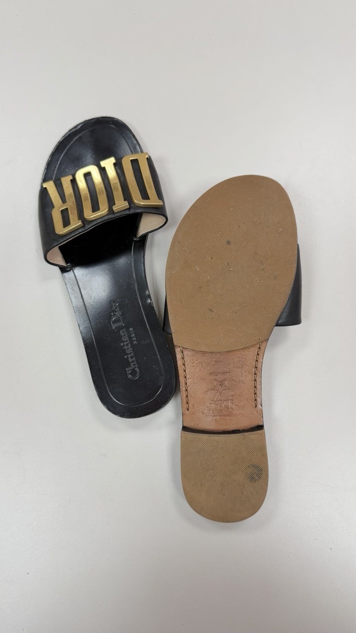 CHRISTIAN DIOR