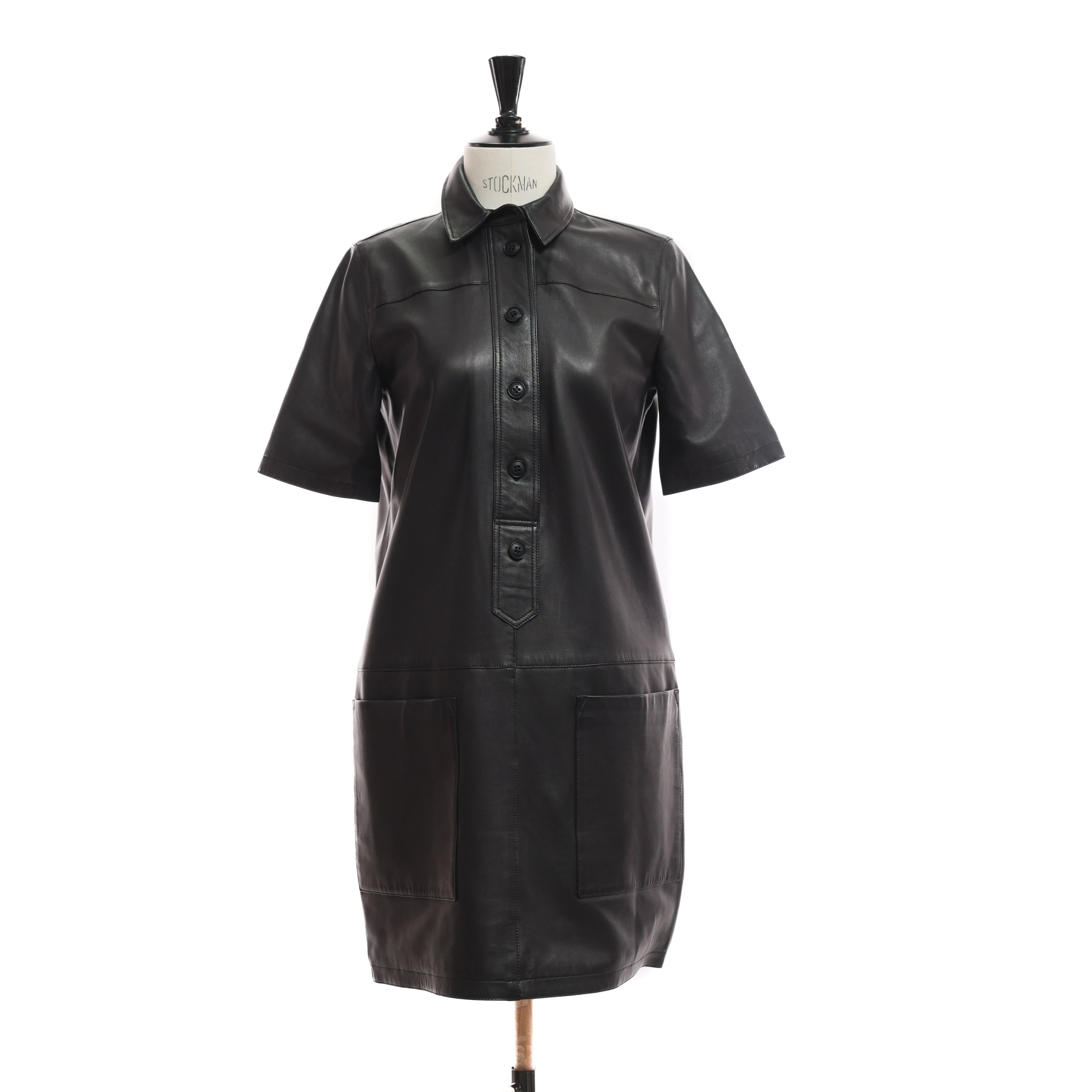 Платье BURBERRY 42 Черный кожа пуговицы по середине,два квадратных больших кармана,манжет по воротнику
