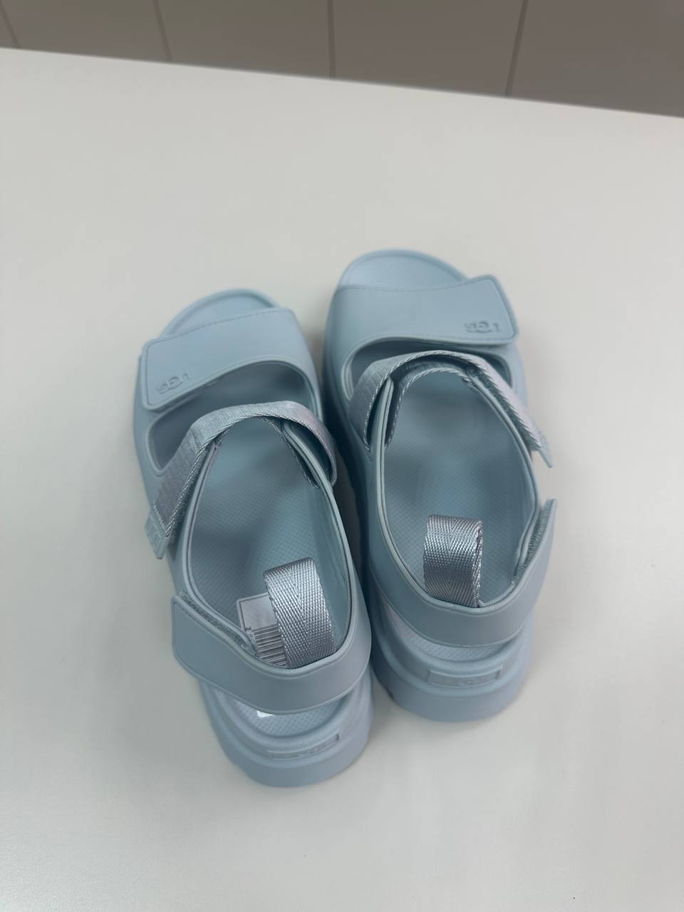 UGG